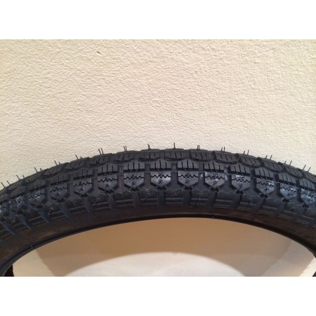 Neumatico 2.75x18 tras. Esculpido