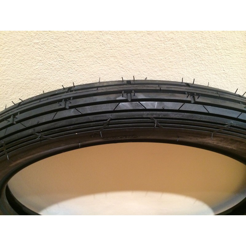 Neumático 3.00x18 del. Rayado