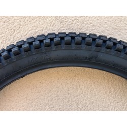 Neumático 20" 2.50x20 delantero