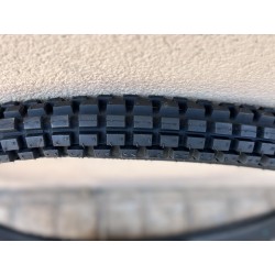 Neumático 20" 2.50x20 delantero